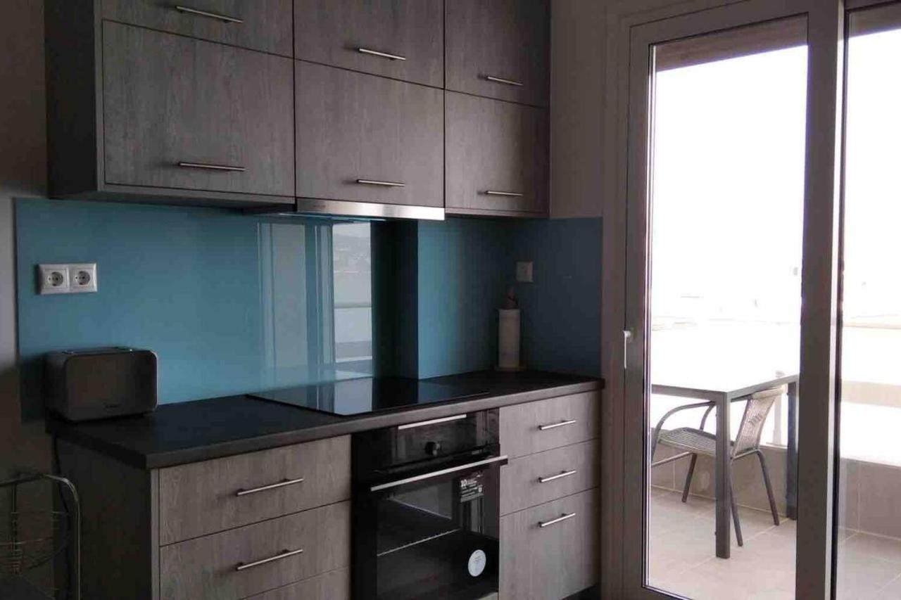 Beach Retreat In Town Corinth Екстериор снимка