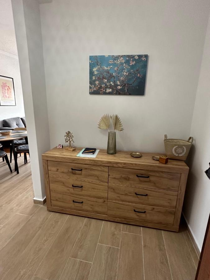 Beach Retreat In Town Corinth Екстериор снимка