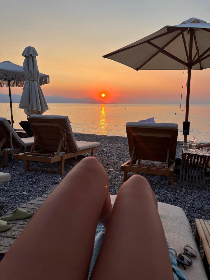 Beach Retreat In Town Corinth Екстериор снимка