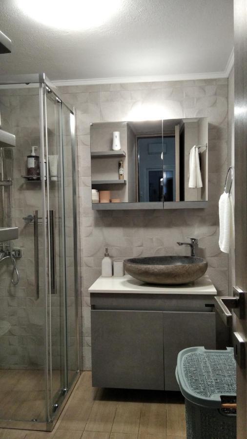 Beach Retreat In Town Corinth Екстериор снимка
