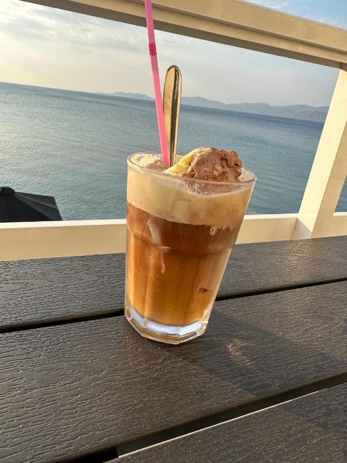 Beach Retreat In Town Corinth Екстериор снимка