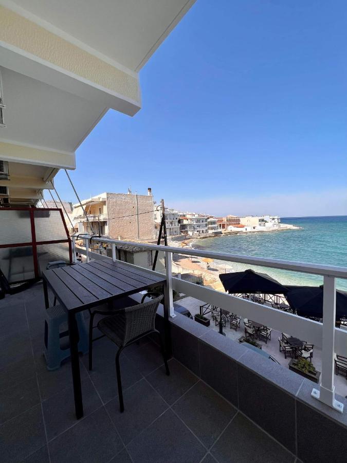 Beach Retreat In Town Corinth Екстериор снимка