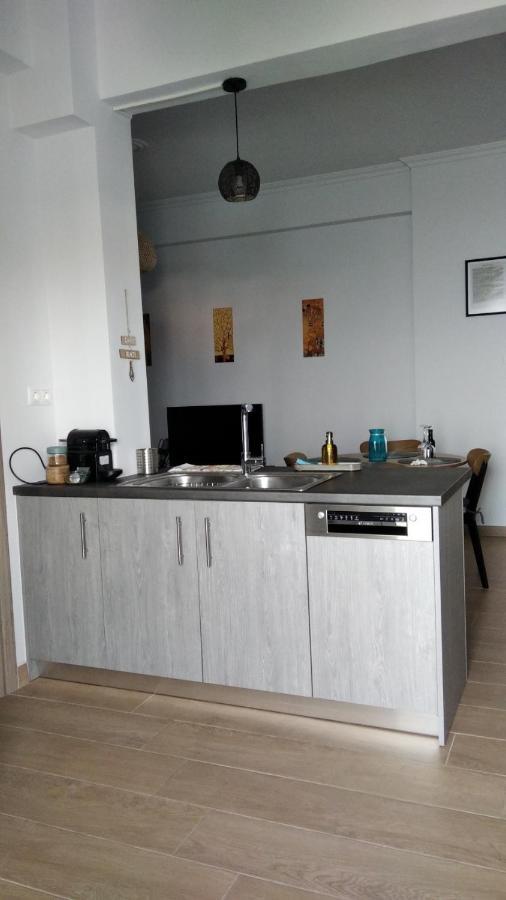 Beach Retreat In Town Corinth Екстериор снимка