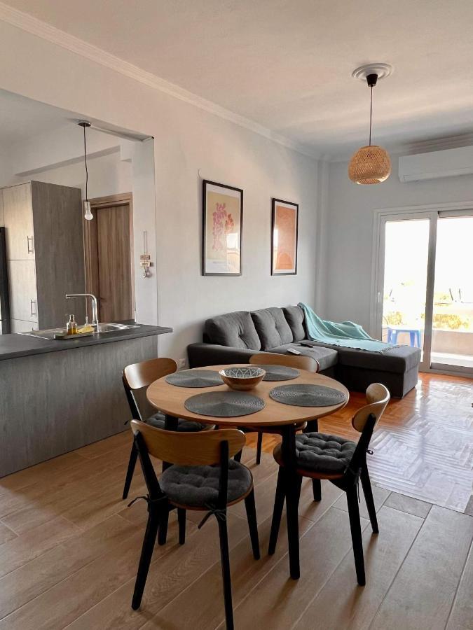 Beach Retreat In Town Corinth Екстериор снимка