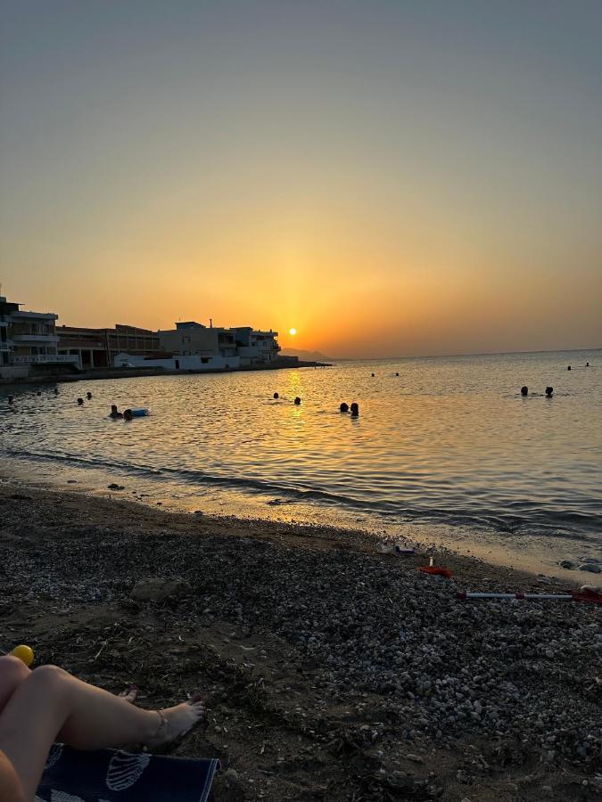 Beach Retreat In Town Corinth Екстериор снимка