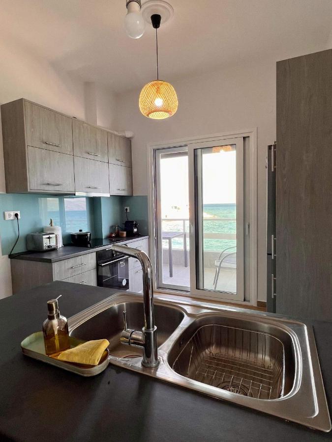 Beach Retreat In Town Corinth Екстериор снимка